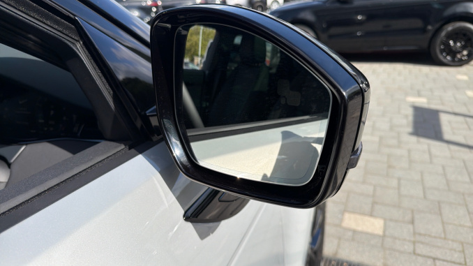 Land Rover Range Rover Evoque 1.5 P270e Edition 5dr Auto Hatchback - Image 28